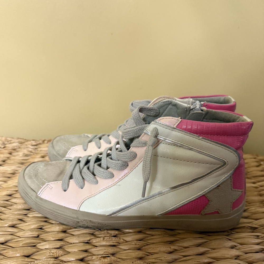Shu shop Roxanne high top pink tennis shoes